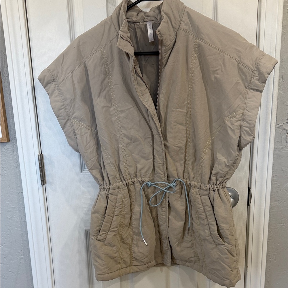 Fabletics Beige Cinch-Waist Puffer Vest